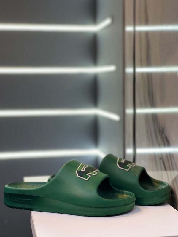 Claquettes Lacoste modèle 3