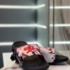 Claquette Nike blanche – Motifs éclaboussés rouges