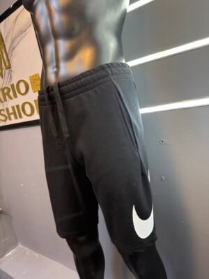 Short nike modèle 2