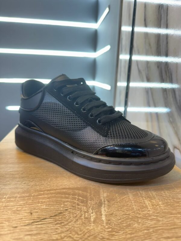 Alexandre McQueen Black
