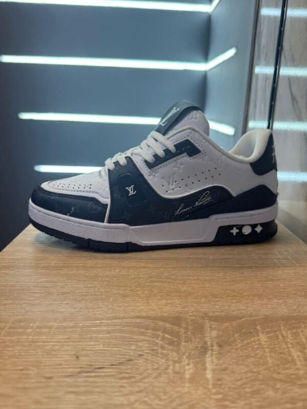 Louis Vuitton White&Black