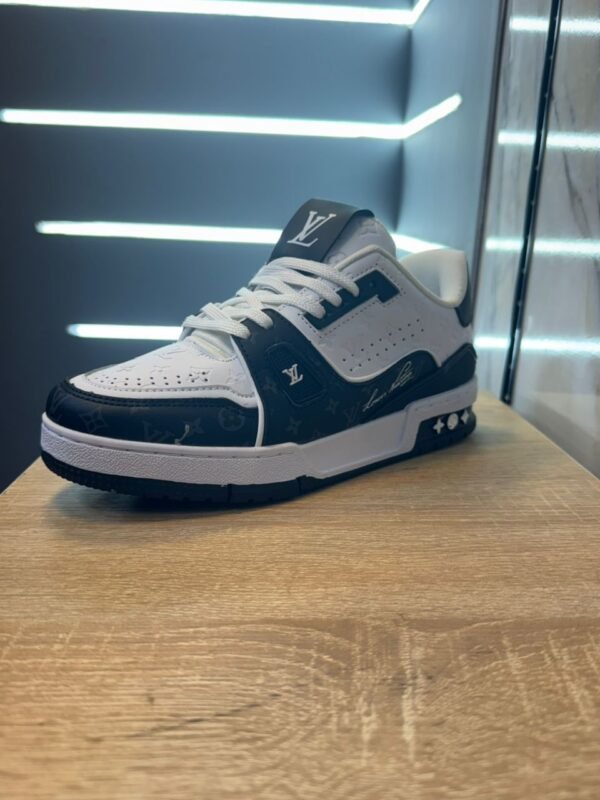 Louis Vuitton White&Black