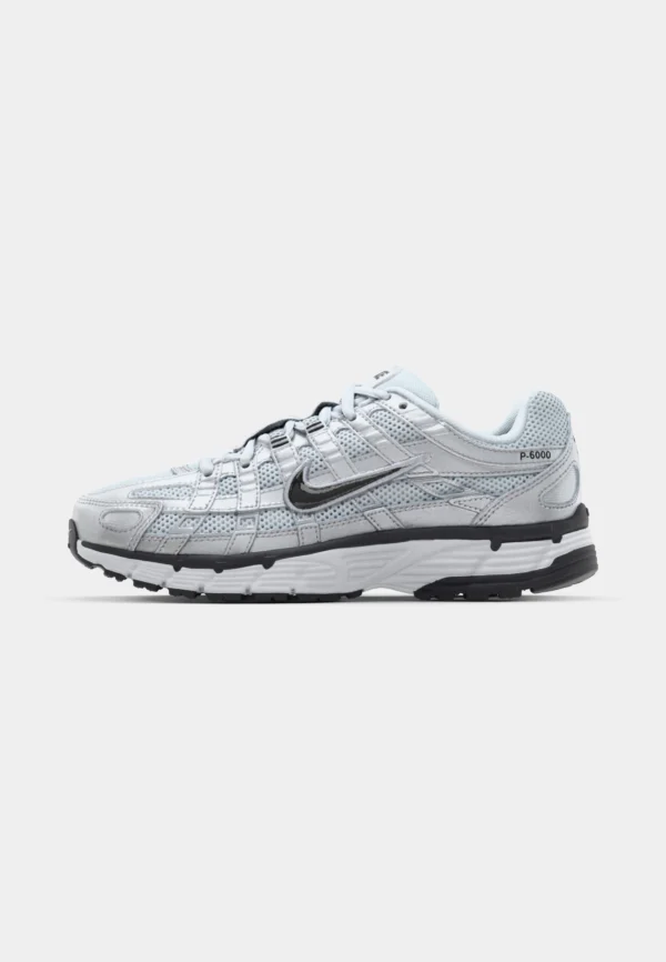 Nike P-6000 – Blanc et Noir