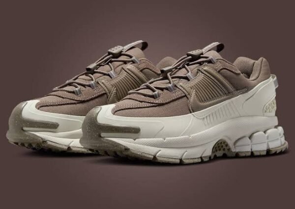 Nike Vomero 5 – Marron et Crème