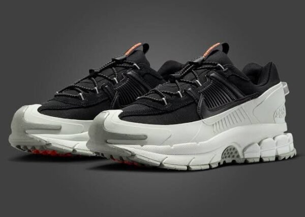 Nike Vomero 5 – Black & White